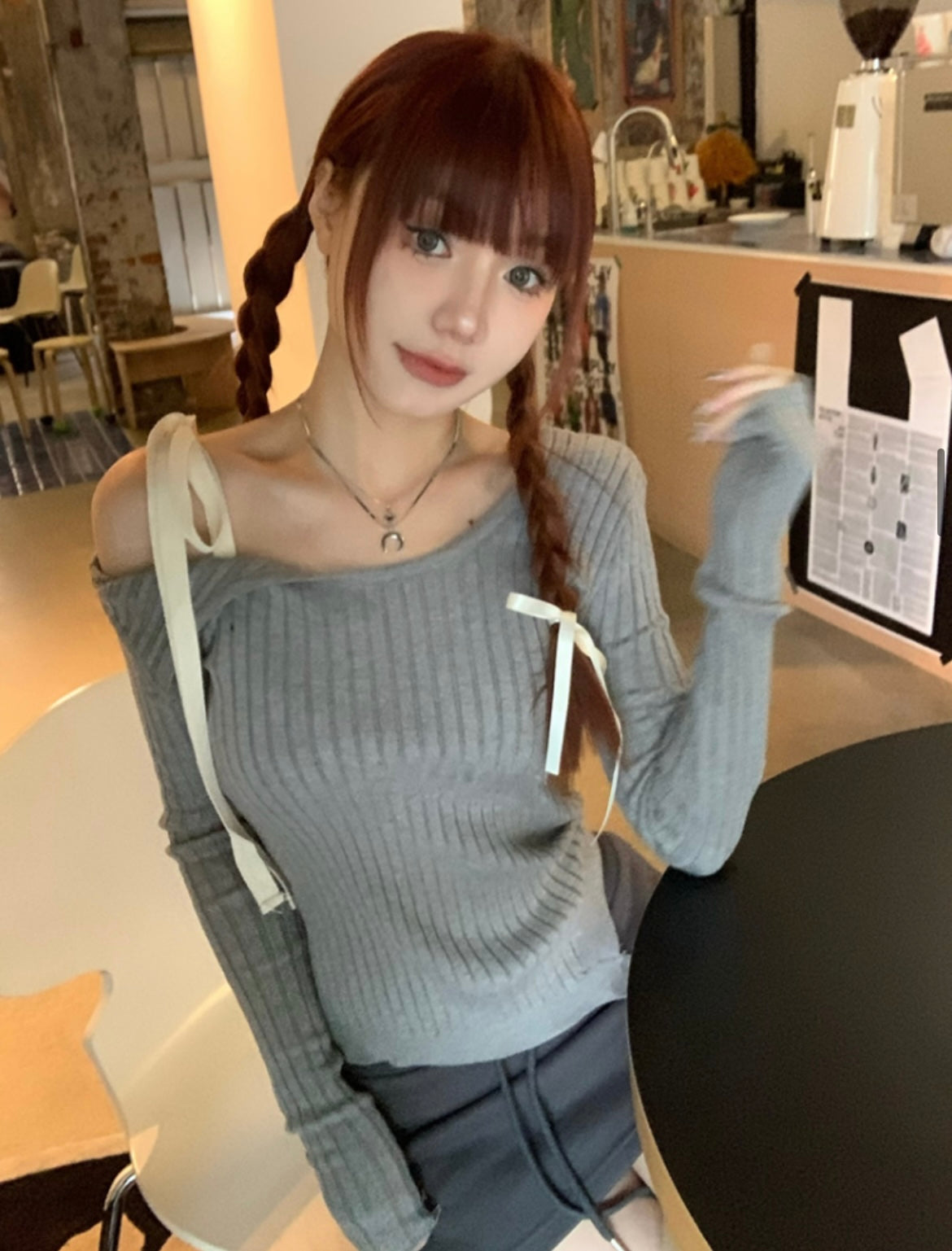 Off- Shoulder Long Sleeve Ribbon Knitwear